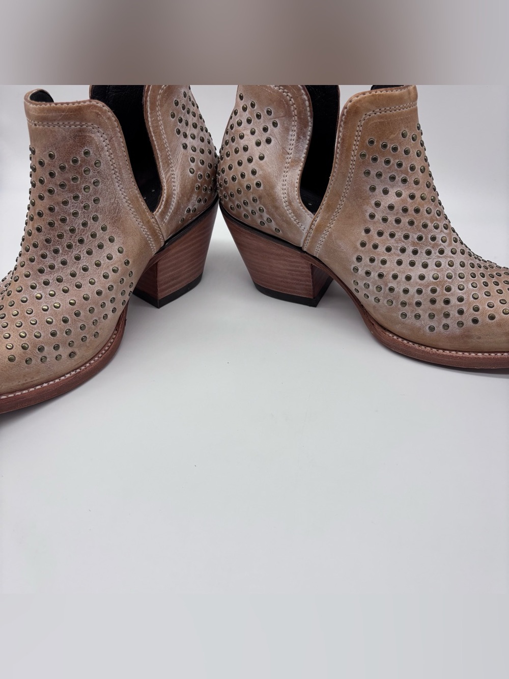 Ariat Dixon Studded Women’s Western Ankle Boots Tan Leather - size 9.5 - Picture 12 of 13